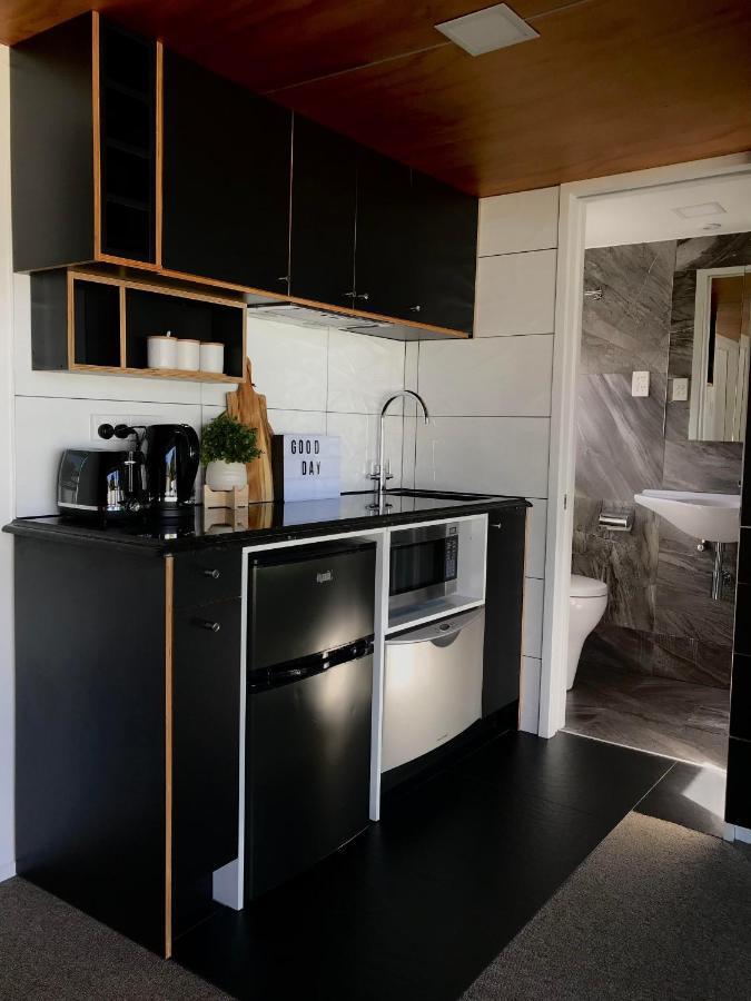 Onehunga Garden Tinyhouse With Parking Hotel Auckland Exterior photo
