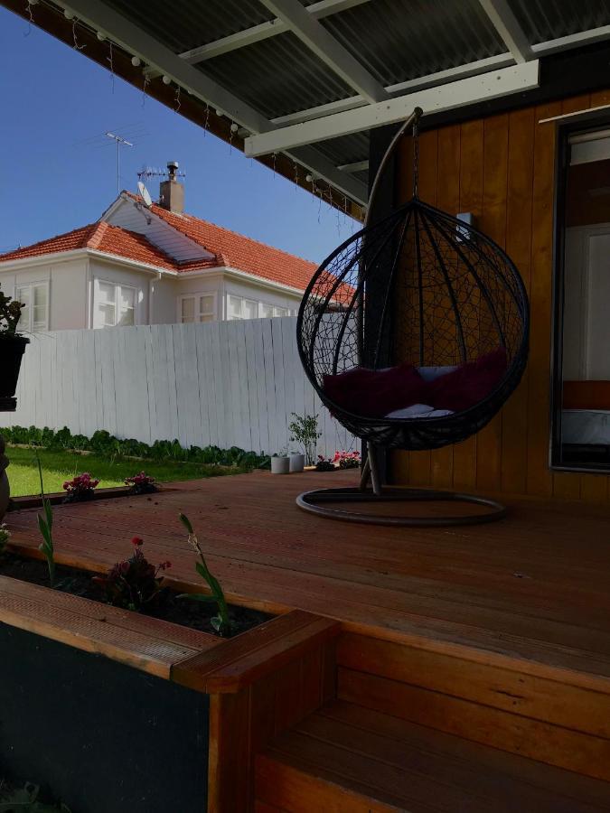 Onehunga Garden Tinyhouse With Parking Hotel Auckland Exterior photo