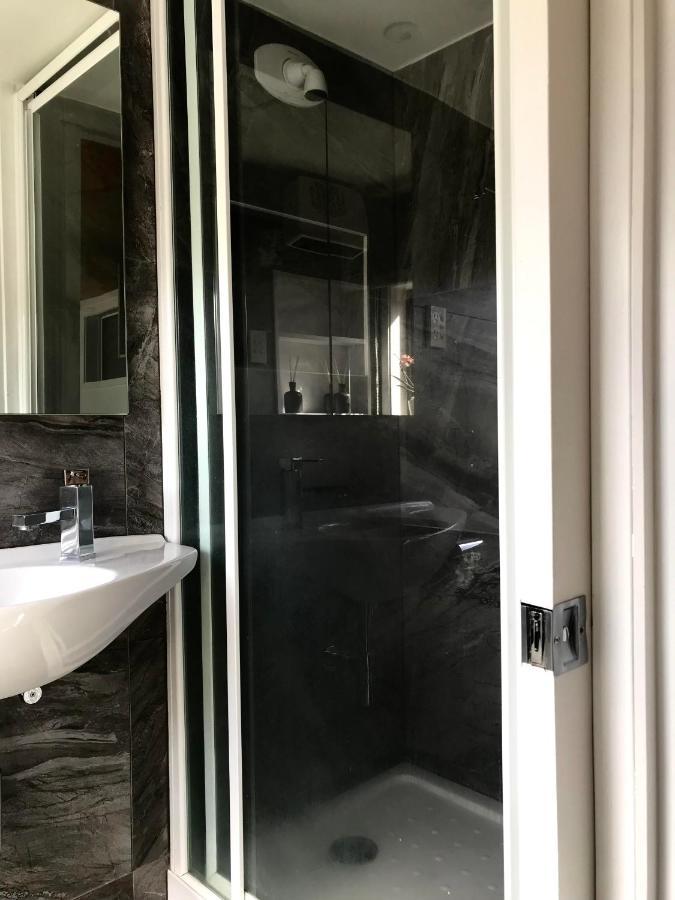 Onehunga Garden Tinyhouse With Parking Hotel Auckland Exterior photo